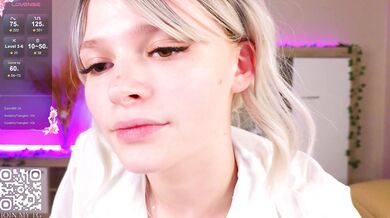 PetraBayles - Porn Video [Cam4]: energetic streamer, perfect, luscious glutes