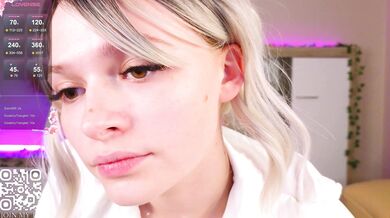 PetraBayles - Porn Video [Cam4]: energetic streamer, perfect, luscious glutes