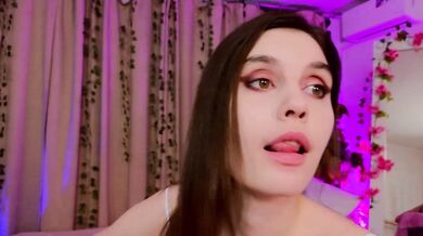 SusieMorris - Porn Video [Cam4]: entertaining personality, sensational physique, radiant chest