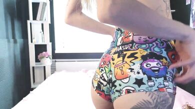 LorettaHelm - Porn Video [Cam4]: amazing, mesmerizing chest, stunning contours