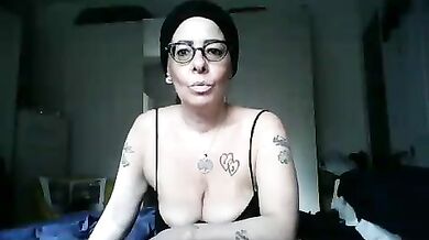 HERMES182 - Porn Video [Cam4]: gorgeous, fisting pussy, lively host