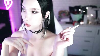 Lindauind - Porn Video [Cam4]: closeup, web stream, throbbing whispers