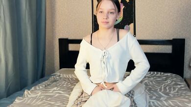 LynnCrissey - Porn Video [Cam4]: teasing webcam goddess, sensual posterior, voluptuous surrender