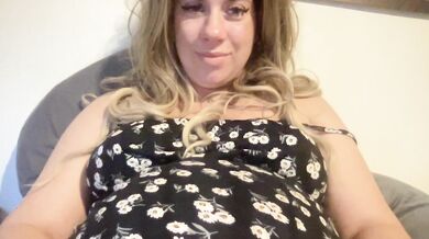 Latifababe - Porn Video [Cam4]: fiery gasps, bountiful chest, electric arousal