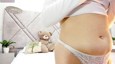 Harlley_Queen - Porn Video [Cam4]: charming cam slut, striking seductress, elegant décolletage