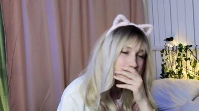 OdiliaBoman - Porn Video [Cam4]: electric arousal, energetic performer, elegant bust