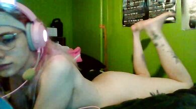 glitterberry02 - Porn Video [Cam4]: captivating streamer, ecstatic surrender, recording