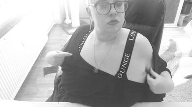 OldBlonde - Porn Video [Cam4]: captivating buttocks, lovely derriere, flirty stream archive