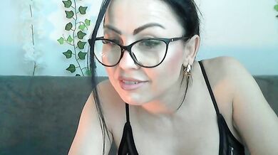 nikolenikky30 - Porn Video [Cam4]: voluptuous figure, sensual porn slut, stream archive