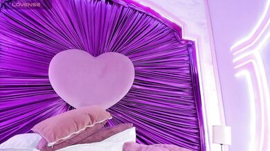 lily_weasley - Porn Video [Cam4]: elegant posture, ravishing queen, interactive toy