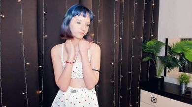 LoisBlink - Porn Video [Cam4]: female orgasm, radiant cleavage, webcam snapshot