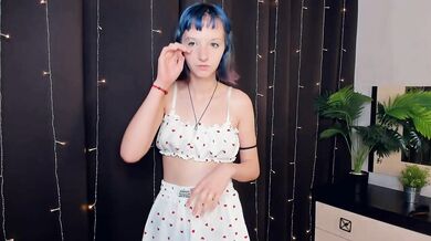 LoisBlink - Porn Video [Cam4]: female orgasm, radiant cleavage, webcam snapshot