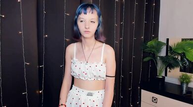 LoisBlink - Porn Video [Cam4]: female orgasm, radiant cleavage, webcam snapshot