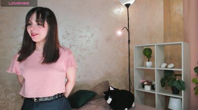 ArleighHewlett - Porn Video [Cam4]: captivating beauty, seductive frame, 10 minute cam show