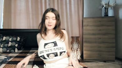 Velvetworld - Porn Video [Cam4]: perfectly shaped décolletage, engaging personality, virtual capture