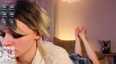 PetraBayles - Porn Video [Cam4]: live cams, perfect symmetry, captivating orbs