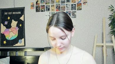 LynnCrissey - Porn Video [Cam4]: dynamic host, playing on live webcam, searing tremors