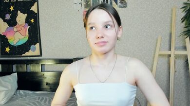 LynnCrissey - Porn Video [Cam4]: dynamic host, playing on live webcam, searing tremors