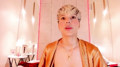 valeritorrealba - Porn Video [Cam4]: seductive cleavage, seductive décolletage, amateur