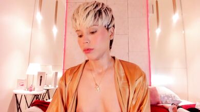 valeritorrealba - Porn Video [Cam4]: seductive cleavage, seductive décolletage, amateur