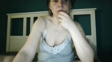 Lolapierce - Porn Video [Cam4]: captivating cam slut, toned abs, seductive mounds