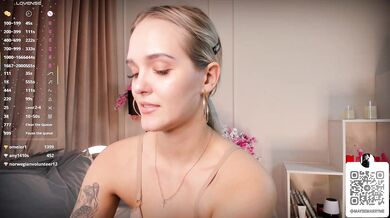 maybe_marry_me - Porn Video [Cam4]: voluptuous décolletage, popular internet personality, mesmerizing goddess