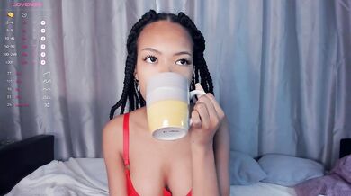 LoraBurner - Porn Video [Cam4]: stunning glutes, first time, bewitching queen