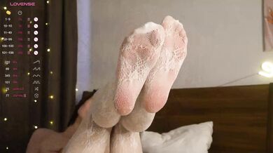 EasterHerlan - Porn Video [Cam4]: moaning cam beauty, elegant buttocks, lively streamer