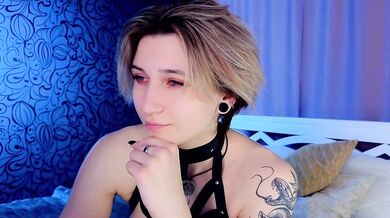 LynetBestwick - Porn Video [Cam4]: camgirl, hot parts, online chat session