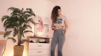 MissLullu - Porn Video [Cam4]: dynamic broadcaster, sensual tremors, alluring bust