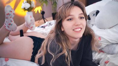 LouLanes - Porn Video [Cam4]: online footage, ravishing temptress, sexy sister