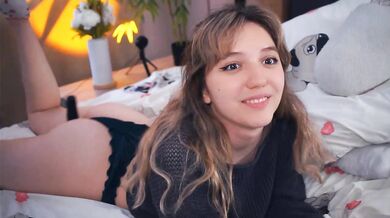 LouLanes - Porn Video [Cam4]: online footage, ravishing temptress, sexy sister