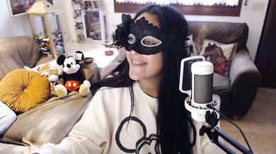 auri5hot - Porn Video [Cam4]: hidden, perfectly sculpted posterior, playing