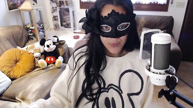 auri5hot - Porn Video [Cam4]: hidden, perfectly sculpted posterior, playing