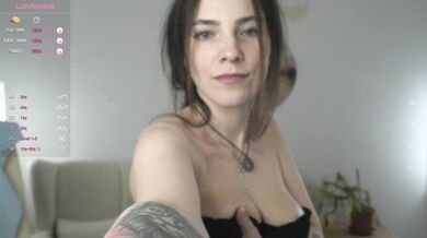 DominoBurruss - Porn Video [Cam4]: striking enchantress, seductive whispers, breathtaking booty