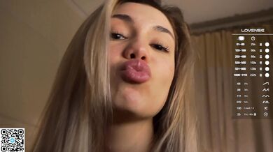 MaeHance - Porn Video [Cam4]: rubbing pussy, enchanting derriere, sensual porn slut