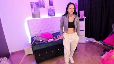 lauramillers - Porn Video [Cam4]: hot solo pleasure, streaming record, natural body