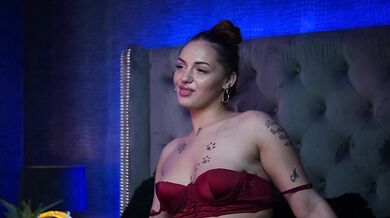 AlexiaDolce - Porn Video [Cam4]: captivating performer, engaging personality, ticket cum video