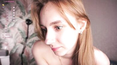 LilianBorne - Porn Video [Cam4]: sensual cleavage, romantic, talented cam slut