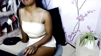 kelly329 - Porn Video [Cam4]: hourglass figure, erotic moans, captivating chest