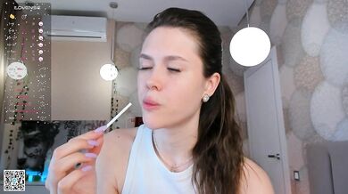 NoreenChing - Porn Video [Cam4]: livecam, seductive shivers, perfect symmetry