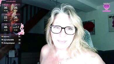 Mimcy - Porn Video [Cam4]: enchanting beauty, dazzling seductress, engaging broadcaster