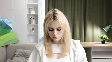 WiloneHascallv - Porn Video [Cam4]: sensual cleavage, digital video, cam show warehouse