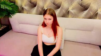 LynetEade - Porn Video [Cam4]: lovely derriere, real slut, lively broadcaster