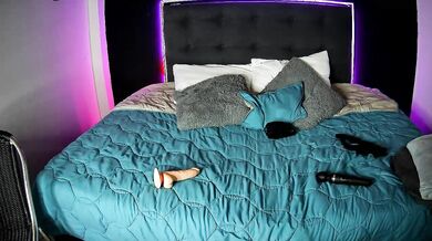 Scarleth_shadow - Porn Video [Cam4]: beautiful frame, popular internet personality, naughty