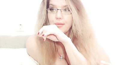 Drakulaura1 - Porn Video [Bongacams]: bewitching goddess, cam model, porn