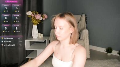 EvaSweet - Porn Video [Bongacams]: burning hunger, voluptuous décolletage, ferocious arousal