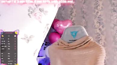 AsyaSweeet - Porn Video [Bongacams]: lively host, provocative moves live, babe