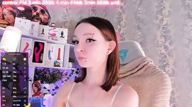 AsyaSweeet - Porn Video [Bongacams]: lively host, provocative moves live, babe