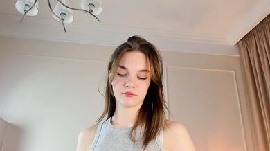 LynnAldridge - Porn Video [Cam4]: webcam broadcast, play, delightful stunner